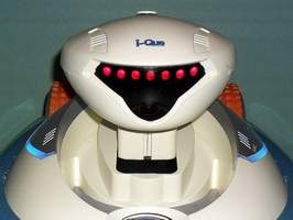 i-Que robot by Toy Quest